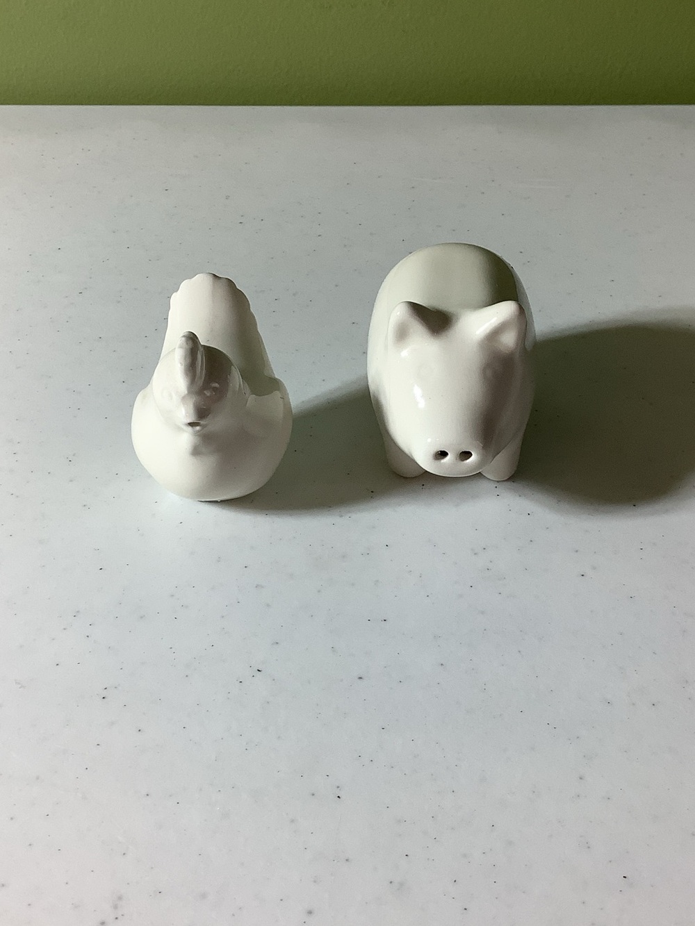 Hen and pig white salt and pepper shaker set
